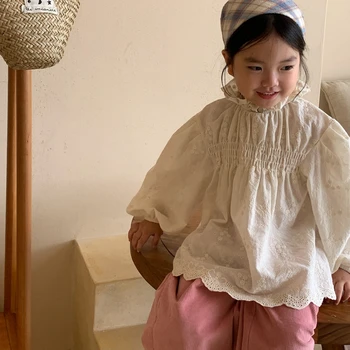 Estilo coreano Nova Menina de Outono T-shirt de Mangas compridas Bege de Renda Tripulação Princesa Blusa com Fundo de Camisas de Criança Doce Roupas